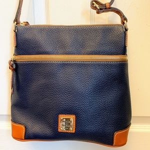Dooney & B Pebble Grain Letter Carrier (LIKE NEW!)